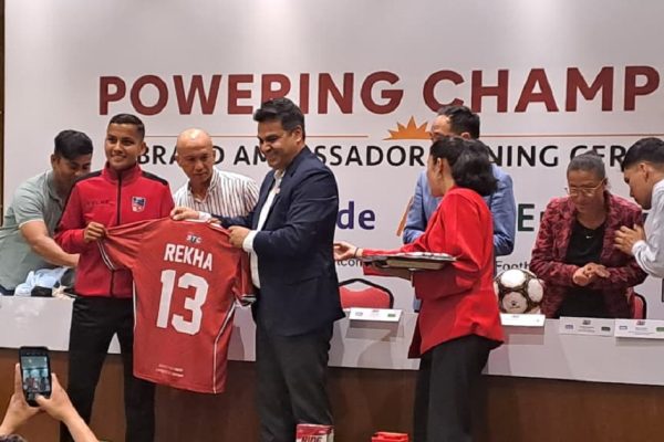 महिला फुटबलका तीन खेलाडी एसटीसी ग्रुपको ब्रान्ड एम्बास्डर नियुक्त महिला फुटबलका तीन खेलाडी एसटीसी ग्रुपको ब्रान्ड एम्बास्डर नियुक्त