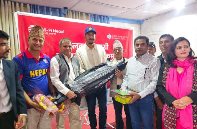 वाईफाई नेपालद्धारा विद्यालयलाई खेलकुद सामग्री हस्तान्तरण