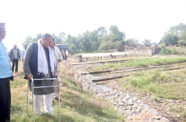 मुख्यमन्त्रीबाट टेढी र गुर्गी बाँध निरीक्षणः सिँचाइ अभावमा किसानहरू महँगो मूल्यमा डिजेल किनेर पानी तान्न बाध्य