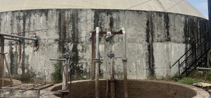 नेपालको ठूला व्यावसायिक बायोग्यास परियोजना ‘अलपत्र’: काठमाडौं विश्वविद्यालयको अध्ययनले देखायो नीतिगत असफलता