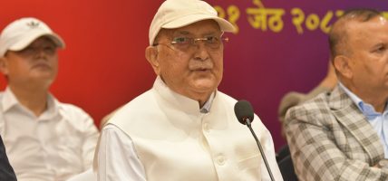 सरकारलाई केपी ओलीको चेतावनी : उत्ताउलिएर अघि नबढ्नु
