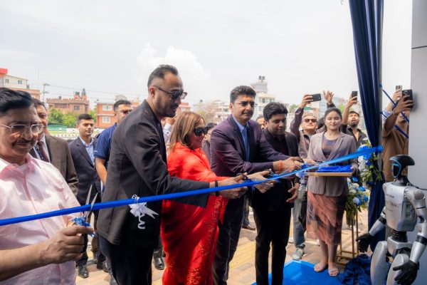 महाराजगञ्जमा दिपलको नयाँ शो रुम सञ्चालनमा : पहिलो दिनमै २० दिपल इभी डेलिभरी 