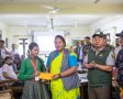 मानव–वन्यजन्तु द्वन्द्व प्रभावित परिवारका विद्यार्थीलाई वन मन्त्रीद्वारा छात्रवृत्ति वितरण