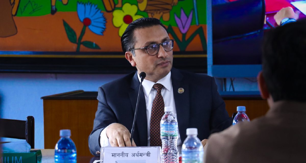 युवाहरूको सपना पूरा गर्न विदेशिनै पर्ने बाध्यता चिर्ने सुरुवात बजेटले गरेको अर्थमन्त्रीको दाबी
