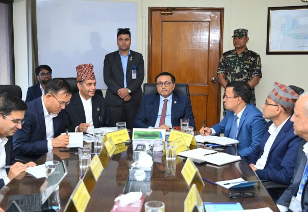 गुणस्तर सुधार गर्दै पूँजीबजार विकासका लागि काम गर्न धितोपत्र बोर्डलाई अर्थमन्त्रीको निर्देशन