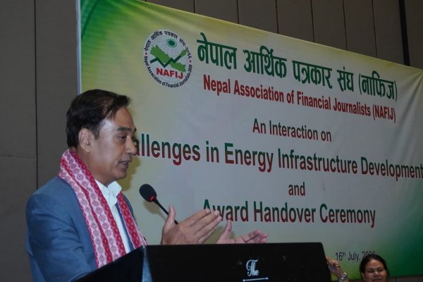 प्रसारण लाइन निर्माणमा निजी क्षेत्रलाई सहभागी गराउने व्यवस्था तत्काल कार्यान्वयन गर्नुपर्छः राजेन्द्र मल्ल