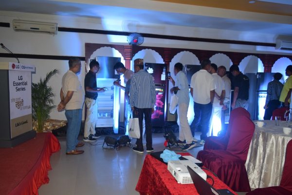 एलजीले नेपाली उपभोक्ताका लागि नेपालगंजमा सार्वजनिक गर्यो “Essential Series” घरेलु उपकरण एलजीले नेपाली उपभोक्ताका लागि नेपालगंजमा सार्वजनिक गर्यो “Essential Series” घरेलु उपकरण