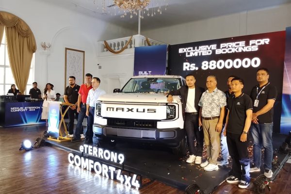 हिमालय मोट्रक्सद्वारा MAXUS eTERRON 9 Comfort नेपालमा सार्वजनिक, पहिलो ५० जना ग्राहकका लागि विशेष मूल्य रु. ८८ लाख हिमालय मोट्रक्सद्वारा MAXUS eTERRON 9 Comfort नेपालमा सार्वजनिक, पहिलो ५० जना ग्राहकका लागि विशेष मूल्य रु. ८८ लाख