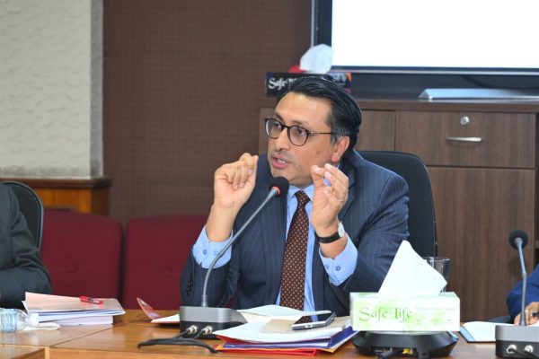 के अर्थमन्त्रीले भनेकै भरमा उद्योगीले ढुक्क भएर लगानी गर्न सक्लान् त ?